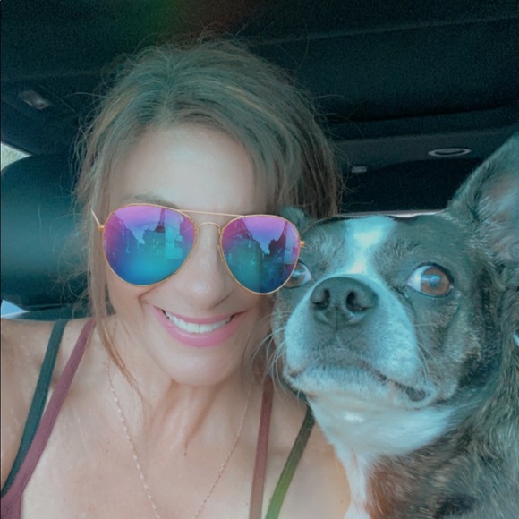 Hi Posh fam - thanks for checking out my closet! - Picture 2 of 11